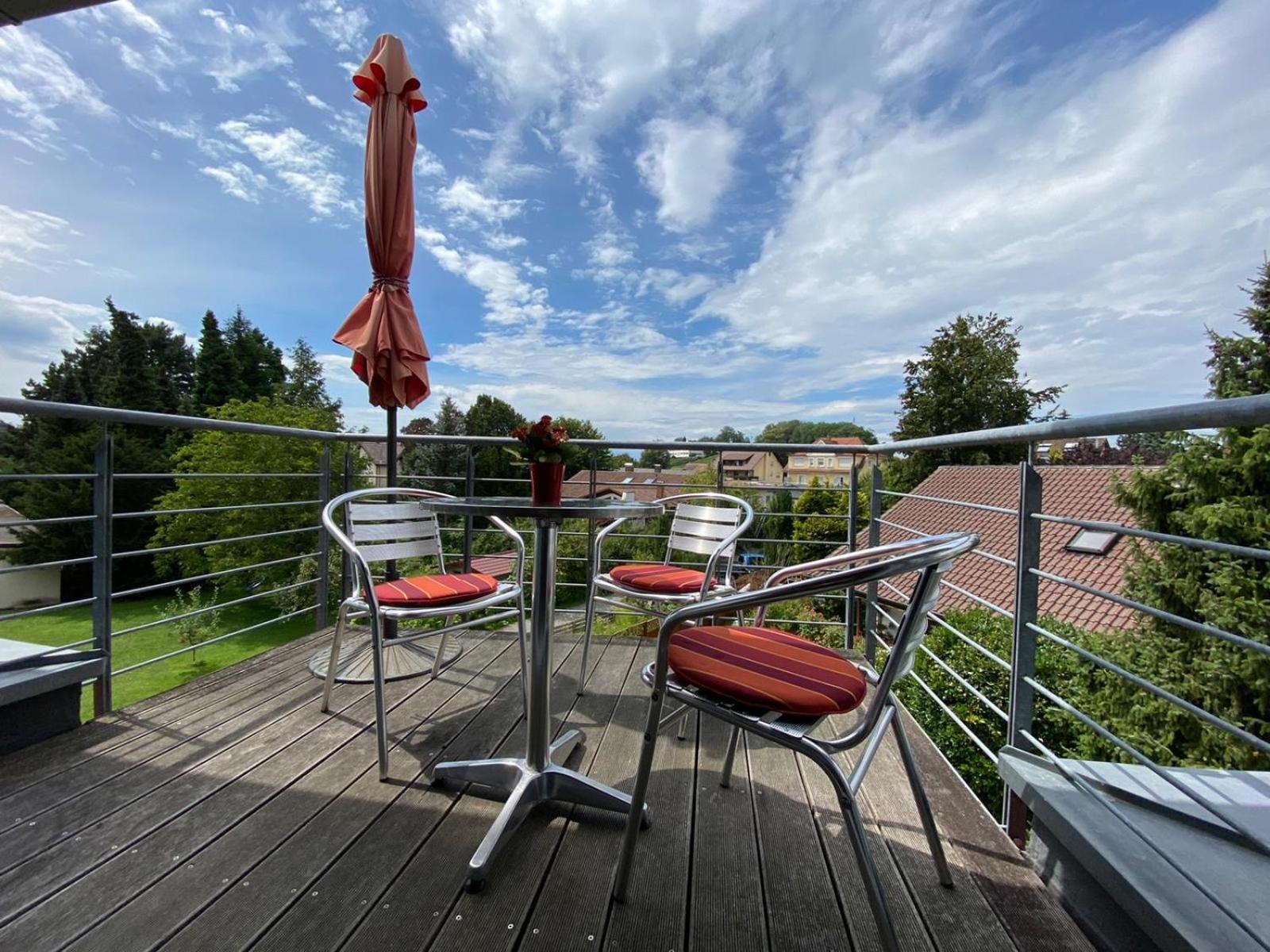 Haus Lorenz, Ferienwohnungen Immenstaad am Bodensee Exterior foto