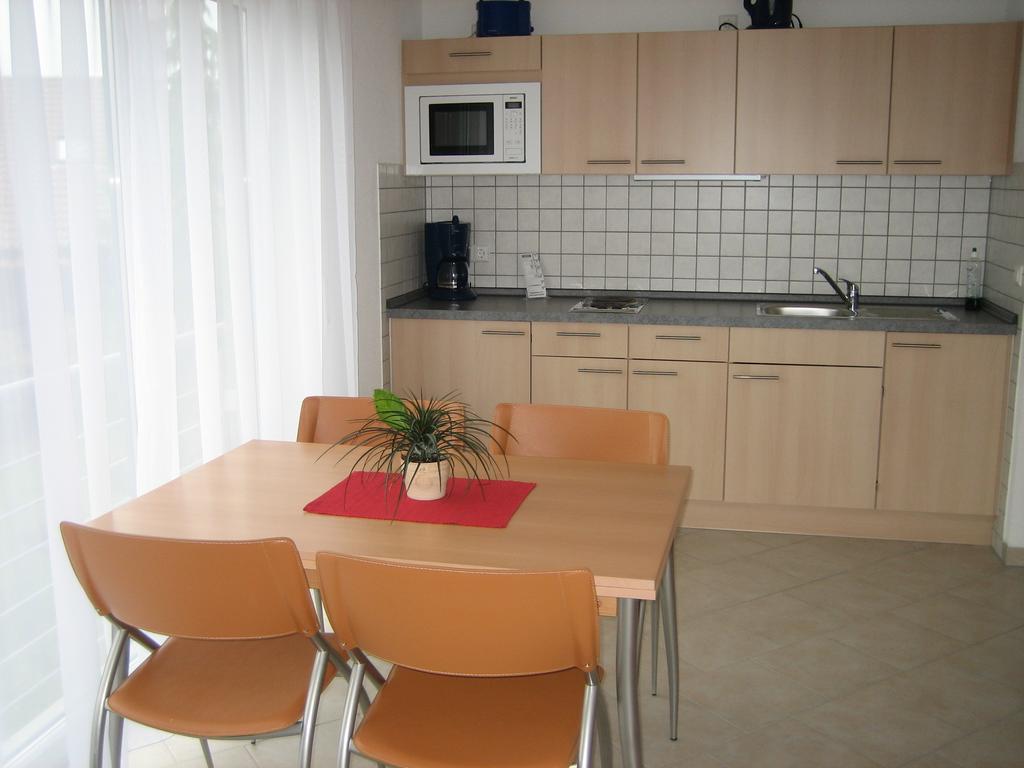 Haus Lorenz, Ferienwohnungen Immenstaad am Bodensee Exterior foto